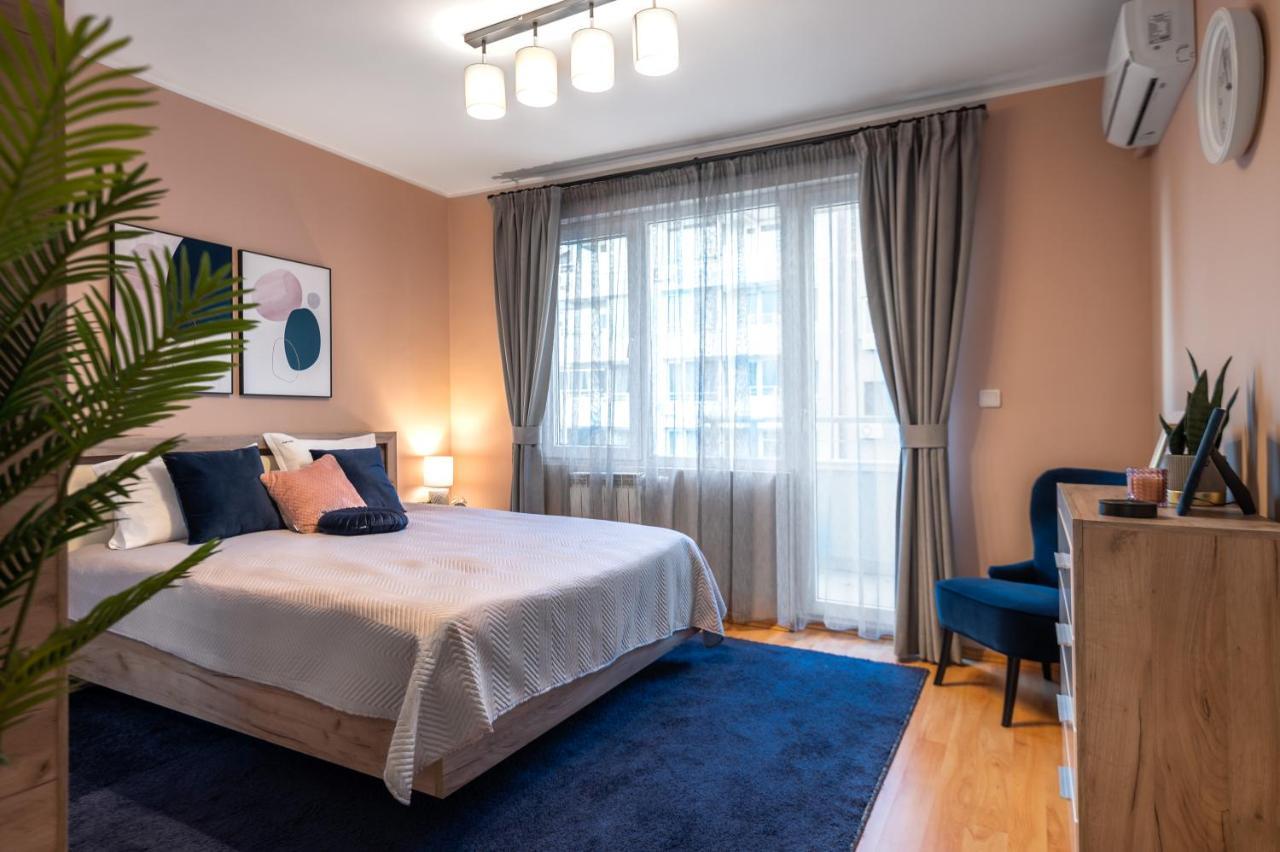 Cosy Green Apt Close To Macedonia Square Szófia Kültér fotó