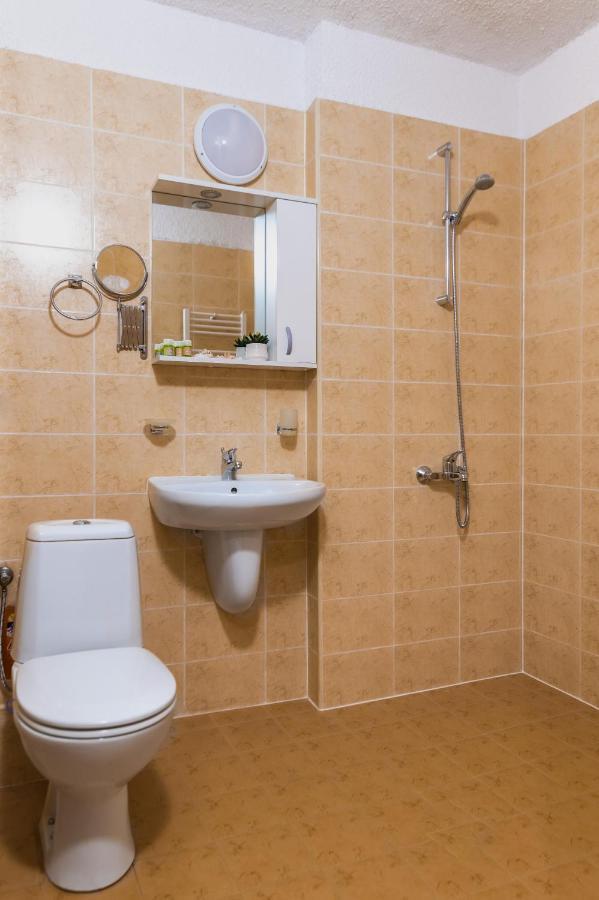 Cosy Green Apt Close To Macedonia Square Szófia Kültér fotó